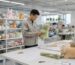 東莞のぬいぐるみOEM工場で量産サンプルを確認する品質担当者
