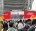 広州交易会で中国OEM工場と見積・原価・MOQ・仕様条件を確認する商談実景